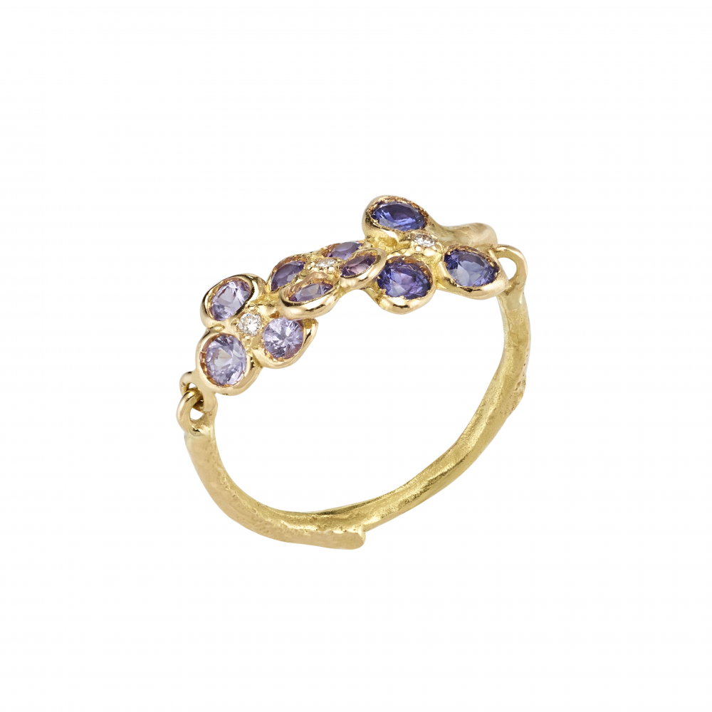 Lavender field ring Anais Rheiner yellow gold scuptured band, purple sapphires