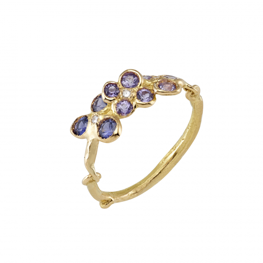Lavender field ring Anais Rheiner yellow gold scuptured band, purple sapphires