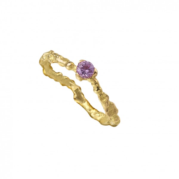 Anais Rheiner engagement ring yellow gold and purple saphire