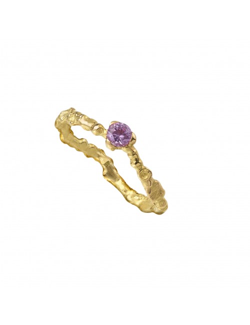 Anais Rheiner engagement ring yellow gold and purple saphire