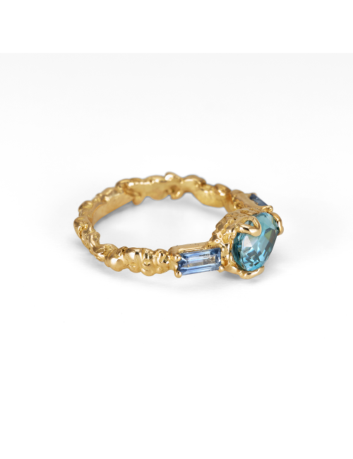 ENVOL RADIEUX bijoux bague or jaune 18 carat saphire bleu et zircon Anais Rheiner
